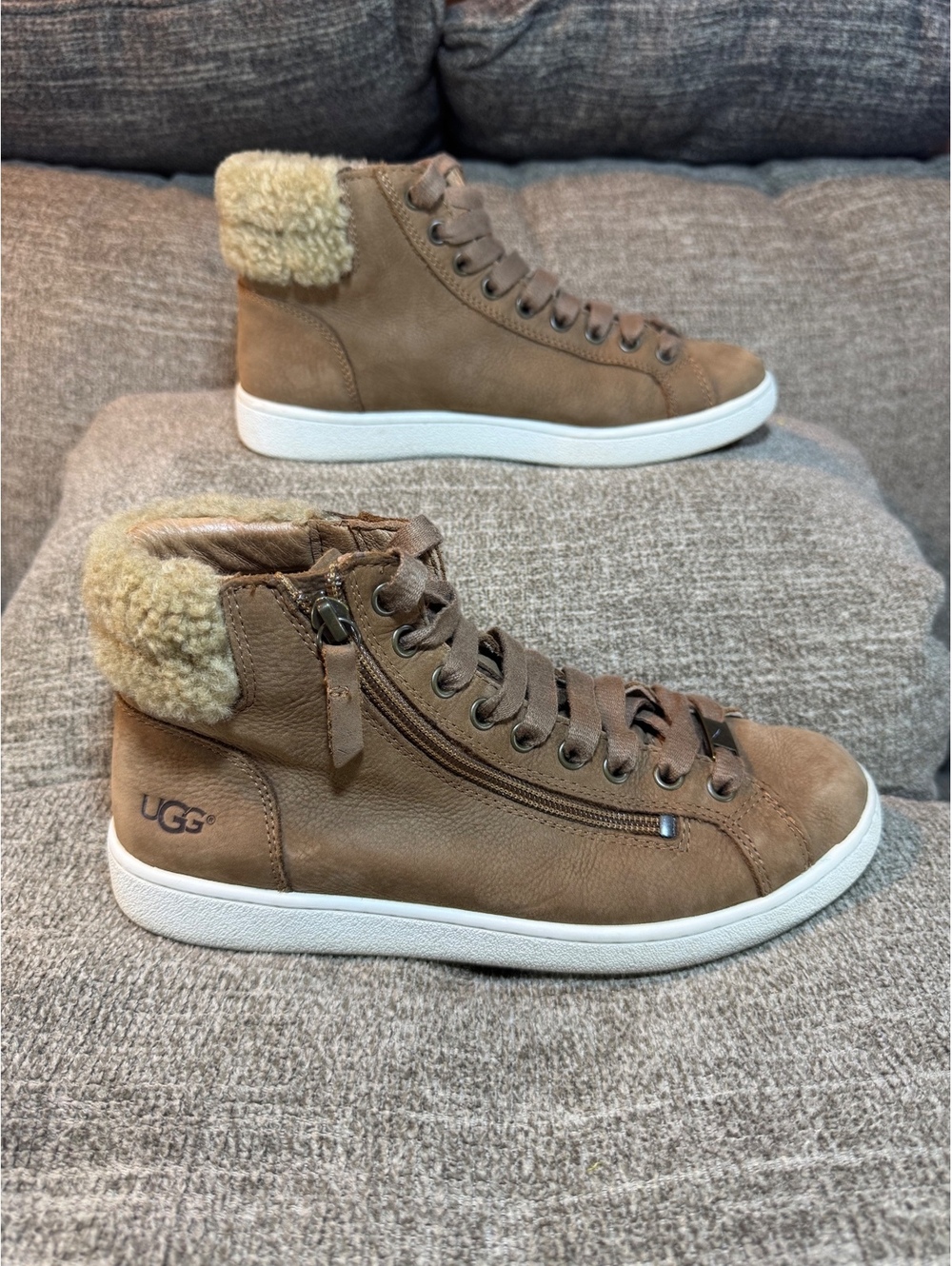 UGG Olive High Top Sneaker Boots Chestnut Nubuck Leather Shearling Trim Size 8